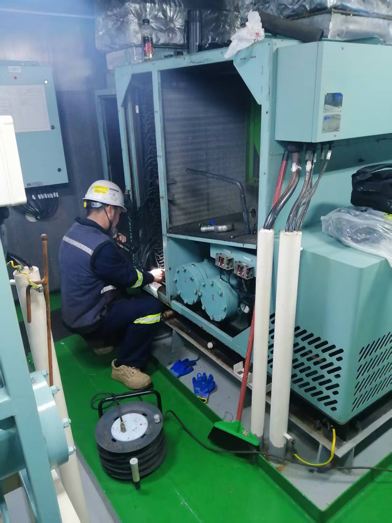 Ship central air conditioning evaporator replacement service at Qingdao Beihai Shipyard, ensuring crew comfort and safe navigation for vessel owners.